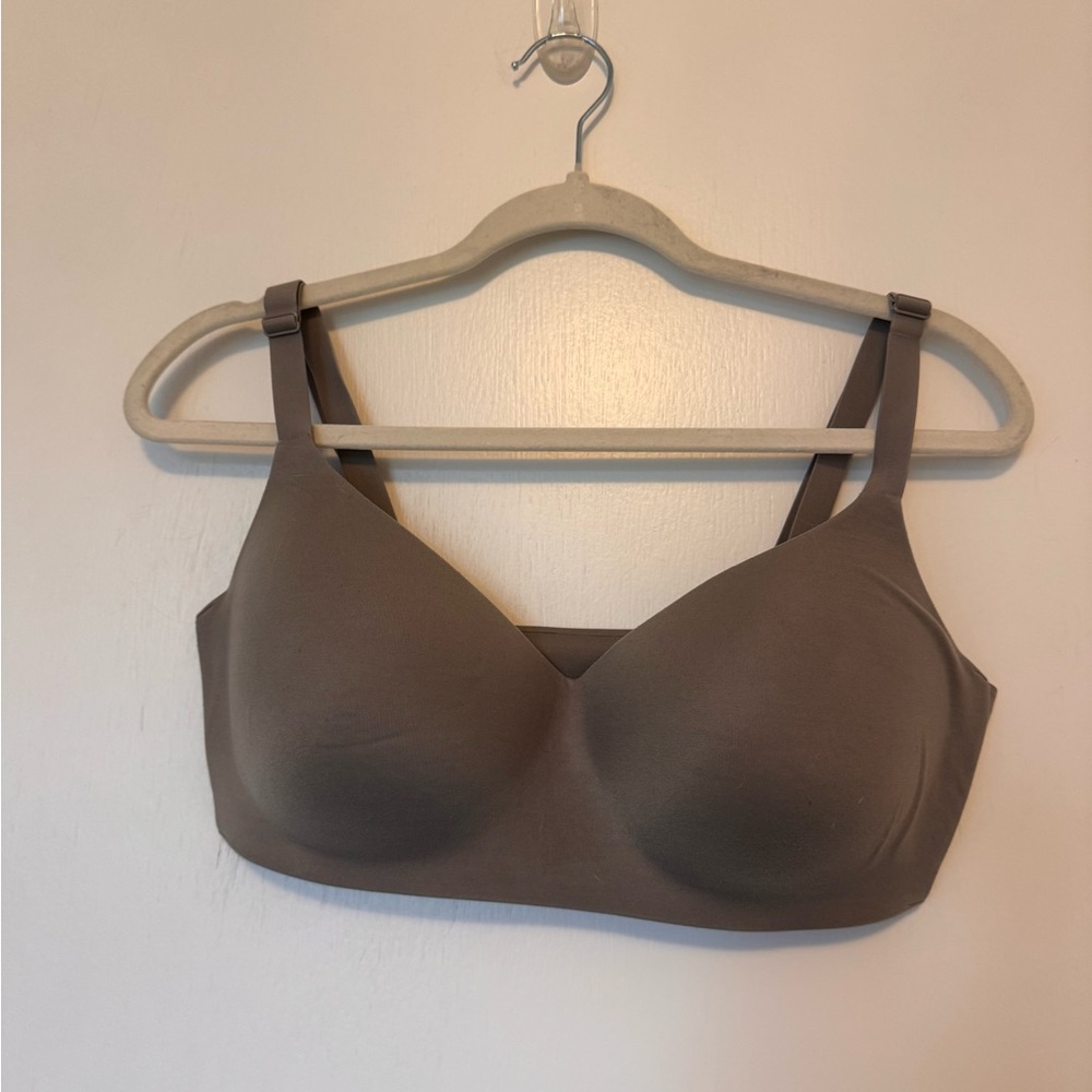 Lululemon Wundermost Adjustable T-Shirt Bra Warm Ash Grey - Picture 6 of 7